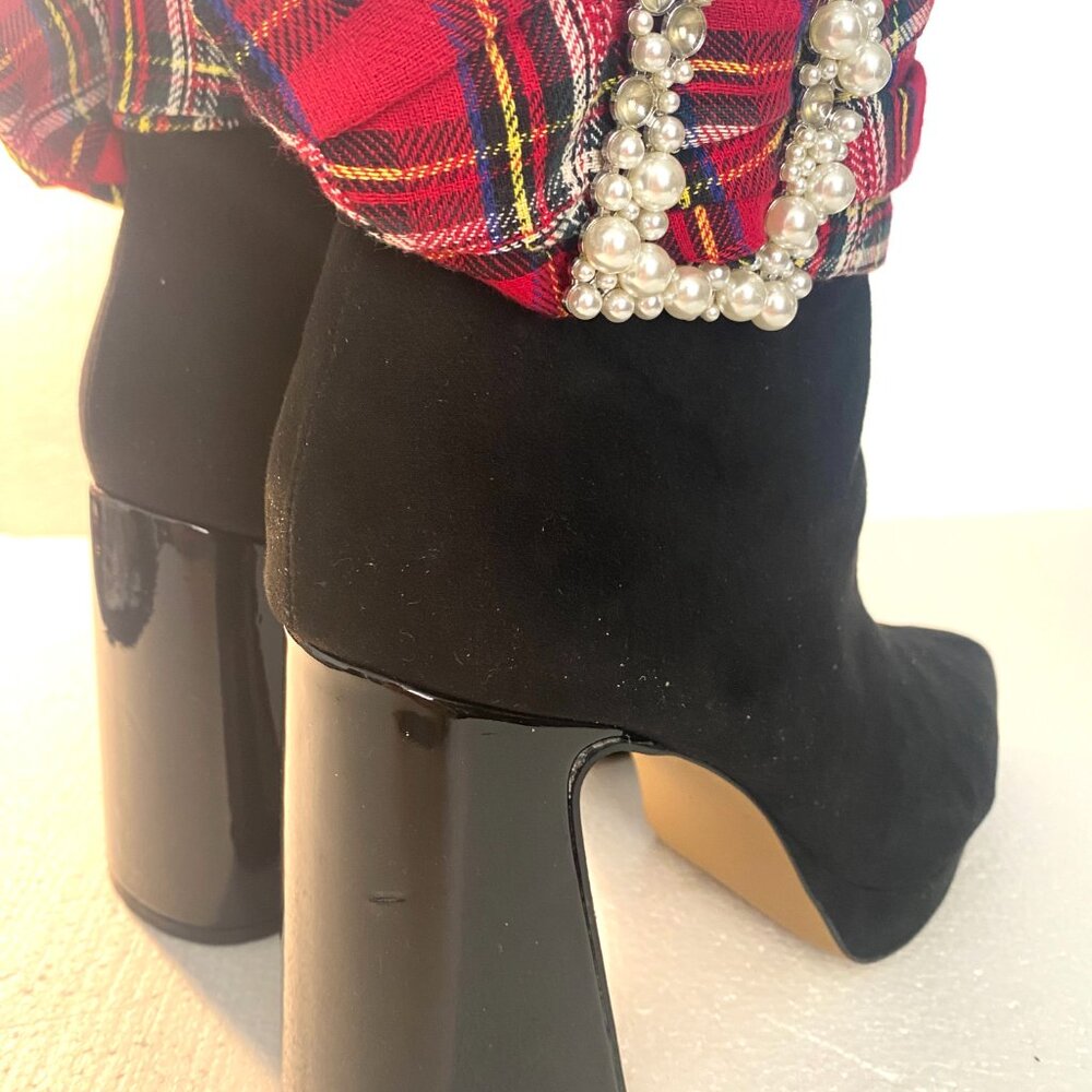Betsey Johnson Idris Ankle Boots Sz 7.5 M NIB Black Suede Red Plaid - Picture 7 of 8